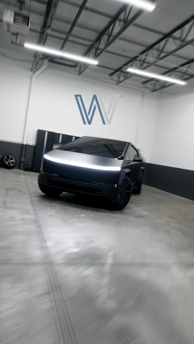 Detailed vehicle in a wide view